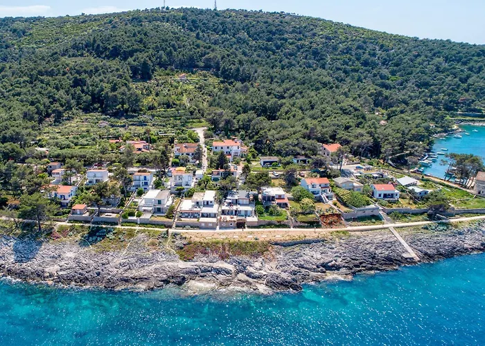 Valdarke Sea View Apartment - Happy Rentals