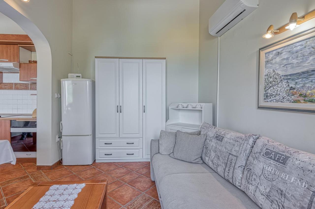 Apartment Valdarke Sea View - Happy Mali Lošinj