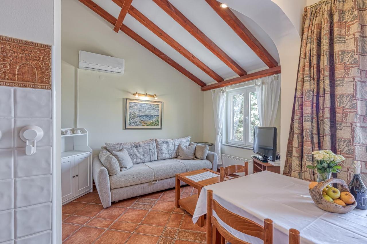 Valdarke Sea View - Happy Apartment Mali Lošinj